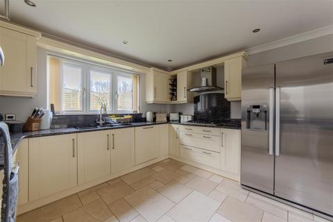 4 bedroom detached house for sale, Chapel Mead, Pontypool NP4