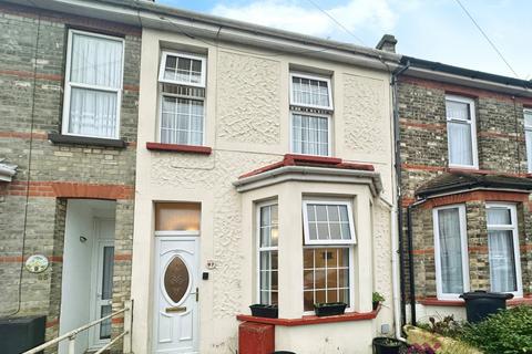 3 bedroom terraced house to rent, St Andrews Road, Clacton-On-Sea CO15