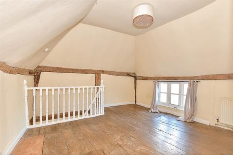 2 bedroom end of terrace house for sale, High Street, Wingham, Canterbury, Kent