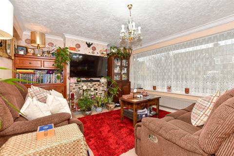 57 Weavers Way, Ashford, TN23 5DY