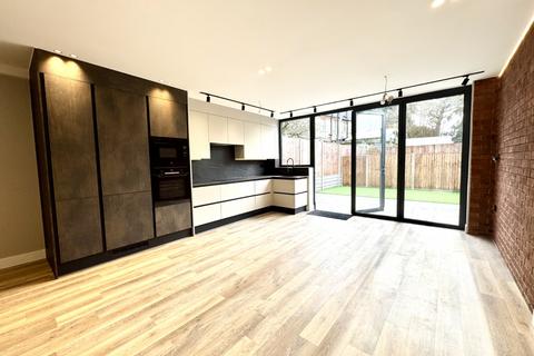 undefined, Totteridge Lane, London  N20