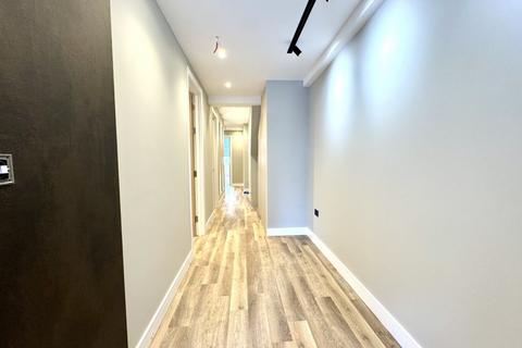 undefined, Totteridge Lane, London  N20