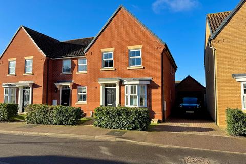 3 bedroom end of terrace house for sale, Gilbert Road, Saxmundham