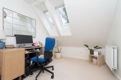 10 Burrow Close, Watford, WD17 4DS