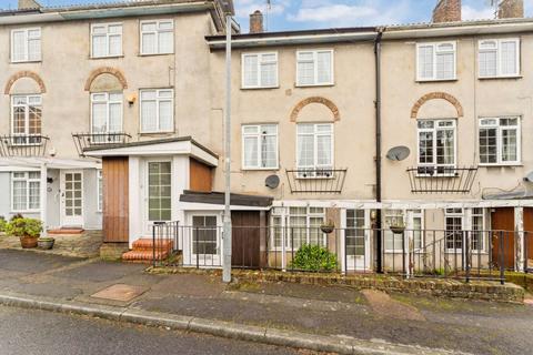 2 bedroom maisonette for sale, Linnet Close, Bushey