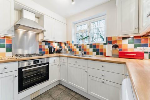 2 bedroom maisonette for sale, Linnet Close, Bushey