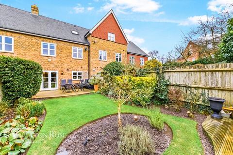 3 bedroom terraced house for sale, Highgrove Avenue, Ascot