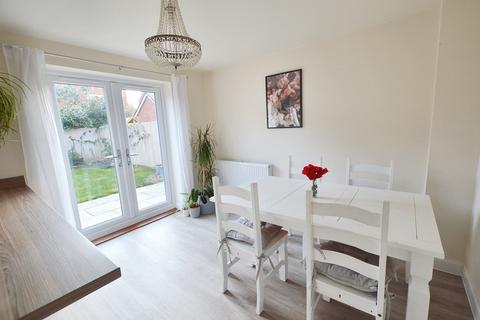 18 Chester Close, Bourne, PE10 0YX