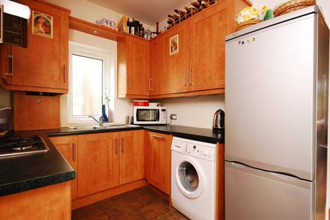 2 bedroom flat to rent, Wellesley Road, Gunnersbury, London, W4