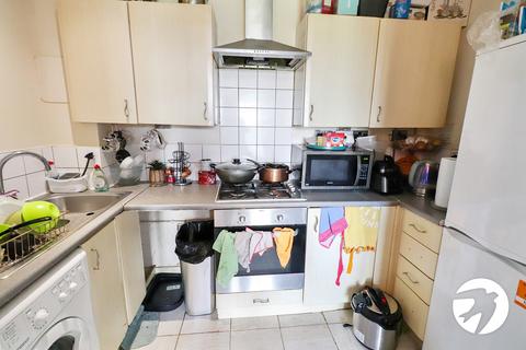 2 bedroom flat for sale, Tideslea Path, London, SE28