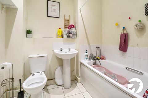 2 bedroom flat for sale, Tideslea Path, London, SE28