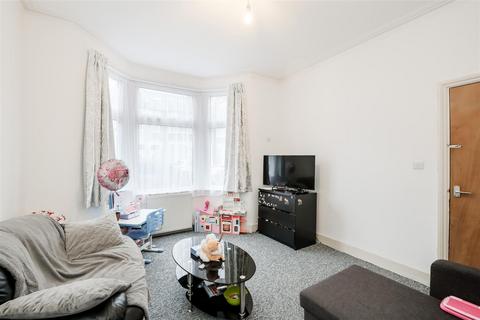 3 bedroom house for sale, Livingstone Road, Walthamstow