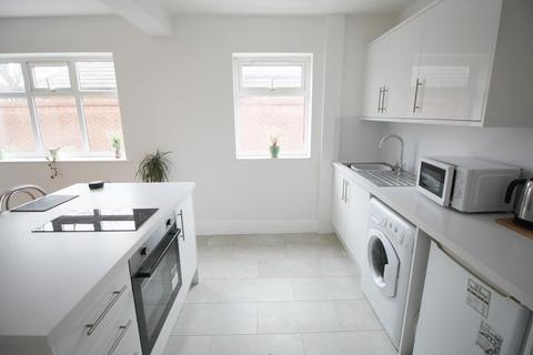 3 bedroom semi-detached house for sale, Waverley Avenue, Netley Abbey, Southampton