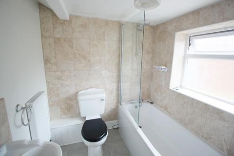 3 bedroom semi-detached house for sale, Waverley Avenue, Netley Abbey, Southampton