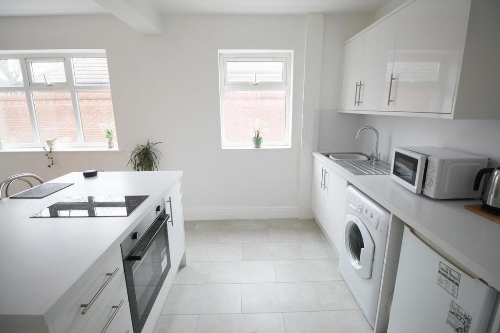 Kitchen 2.JPG