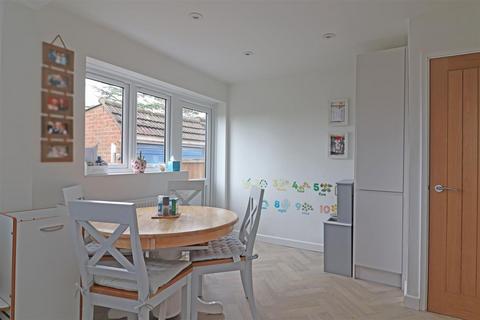 18 Batts Hill, Redhill, RH1 2DH
