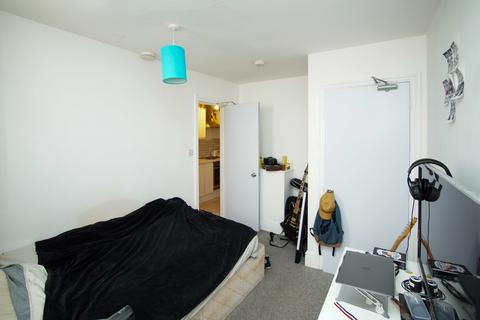 2 bedroom flat to rent, Stokes Croft, Bristol BS1