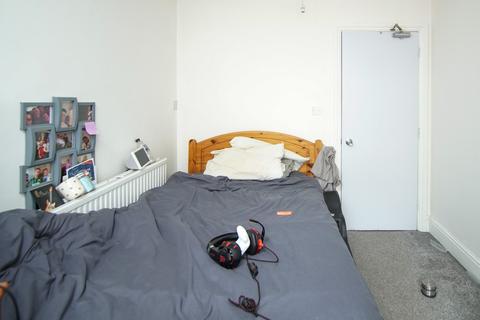 2 bedroom flat to rent, Stokes Croft, Bristol BS1