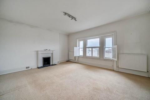 2 bedroom apartment for sale, Avenue Elmers, Surbiton