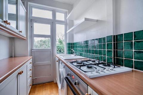 2 bedroom apartment for sale, Avenue Elmers, Surbiton