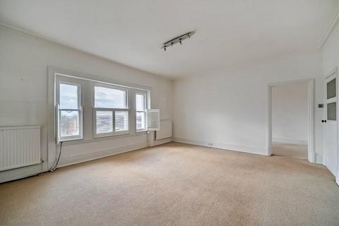 2 bedroom apartment for sale, Avenue Elmers, Surbiton