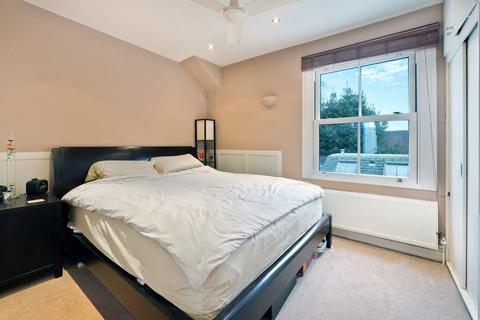 1 bedroom flat for sale, Clapham Common South Side, London, SW4