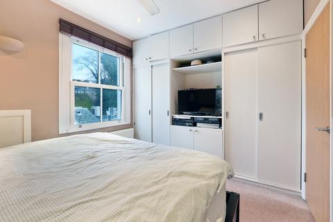 1 bedroom flat for sale, Clapham Common South Side, London, SW4