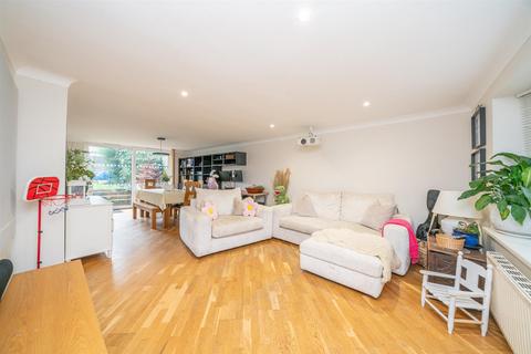 3 bedroom terraced house for sale, Mercury Walk, Hemel Hempstead, Hertfordshire, HP2 5PJ