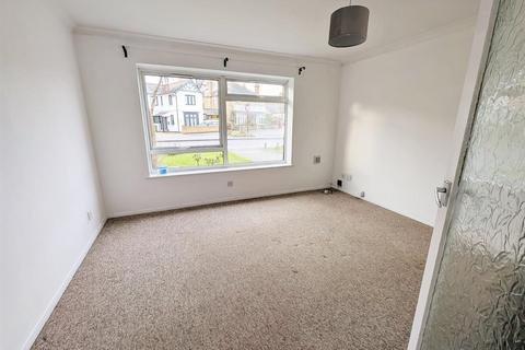 2 bedroom flat to rent, Raldot Court, 150 Elm Road, Leigh On Sea