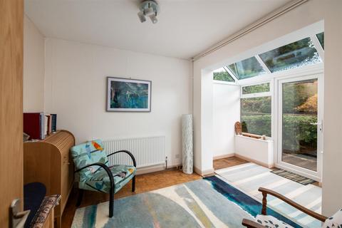 124 Carlton Road, Reigate, RH2 0JF