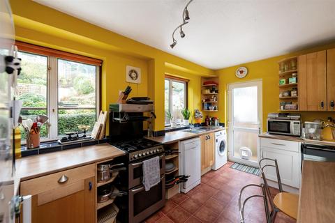 124 Carlton Road, Reigate, RH2 0JF