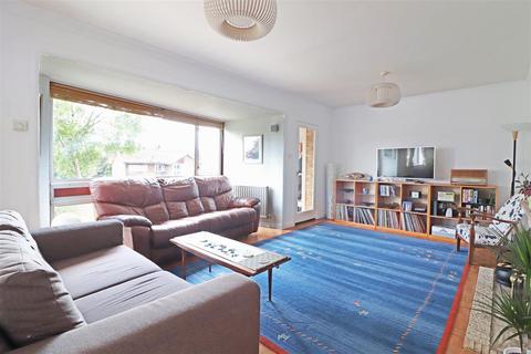 124 Carlton Road, Reigate, RH2 0JF