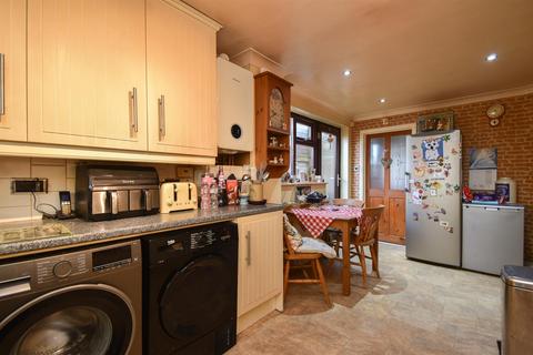 3 bedroom semi-detached house for sale, Parker Road, Hastings