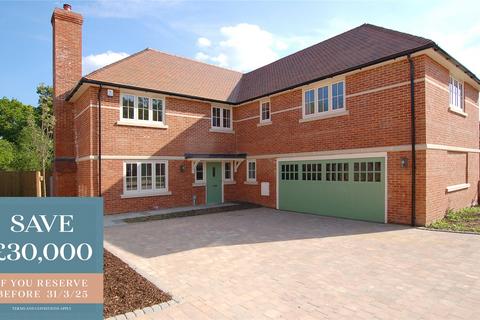 5 bedroom semi-detached house for sale, Moatenden, Vauxhall Lane, Southborough, Tunbridge Wells, Kent, TN4