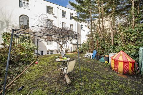 2 bedroom flat for sale, Clapham Road, Stockwell