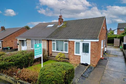 2 bedroom semi-detached house to rent, Primley Park Grove, Leeds LS17