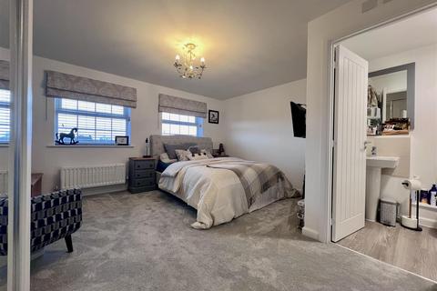 3 bedroom end of terrace house for sale, Whittington Way, Stratford Upon Avon CV37