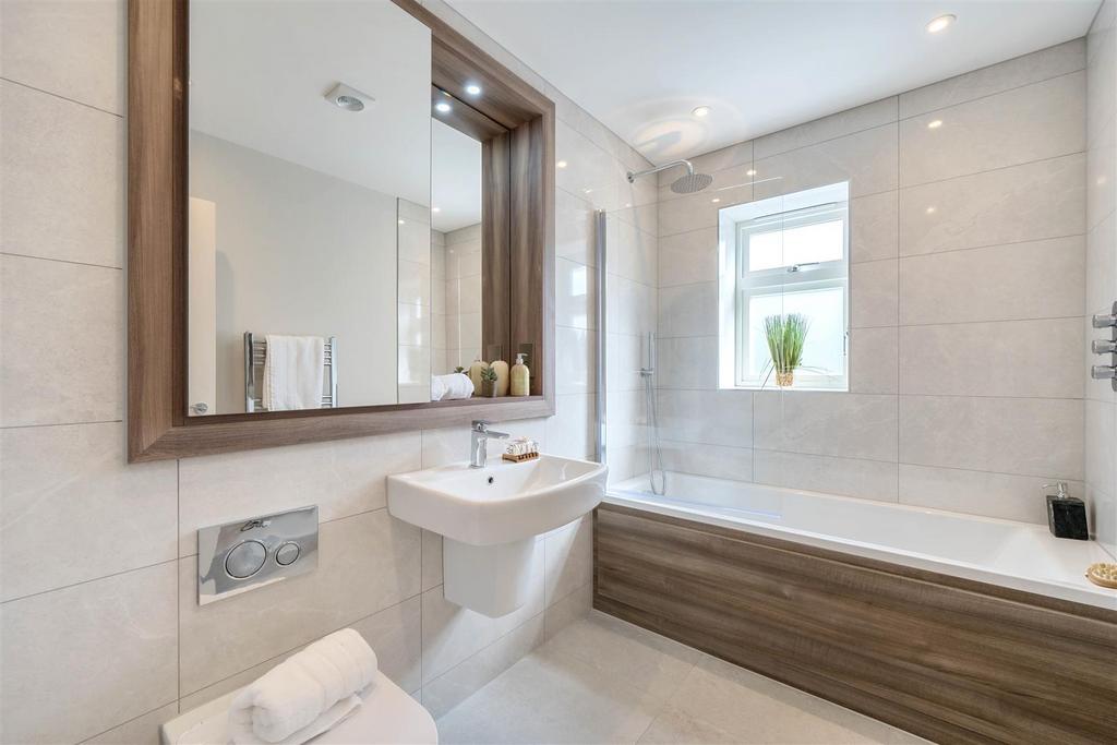 Family Bath/Shower Room