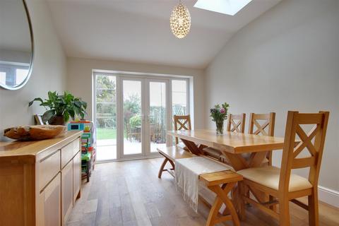 189 Beverley Road, Kirk Ella, Hull, HU10 7AG