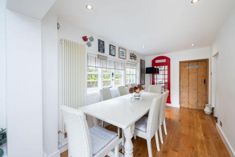 2 Bell Road, Warnham, Horsham, RH12 3QL