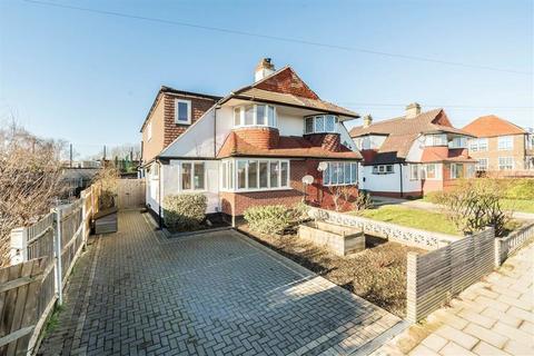 4 bedroom house to rent, Pragnell Road, London SE12