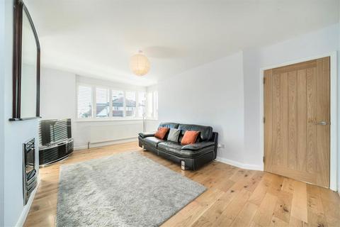 4 bedroom house to rent, Pragnell Road, London SE12