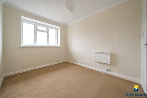 3 bedroom flat for sale, Grosvenor Court, Surrey GU4