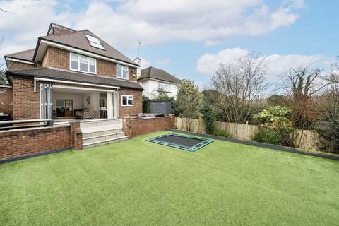 5 Poynings Way, London, N12 7LP