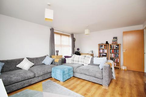 2 bedroom flat for sale, 15 Montvale Gardens, Leicester, LE4