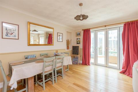 32 Bowes Wood, New Ash Green, Longfield, DA3 8QL