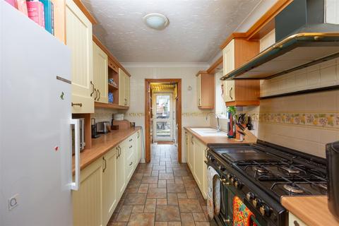 32 Bowes Wood, New Ash Green, Longfield, DA3 8QL