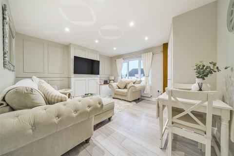 16 Ridgeway, Dartford, DA2 7JW