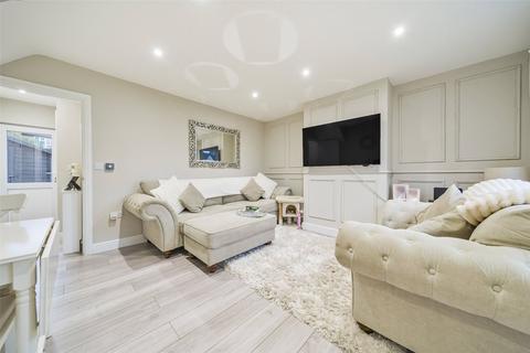 16 Ridgeway, Dartford, DA2 7JW