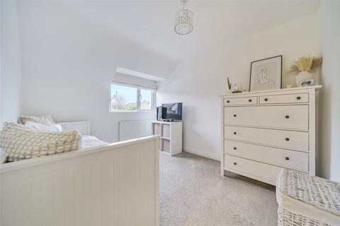 16 Ridgeway, Dartford, DA2 7JW